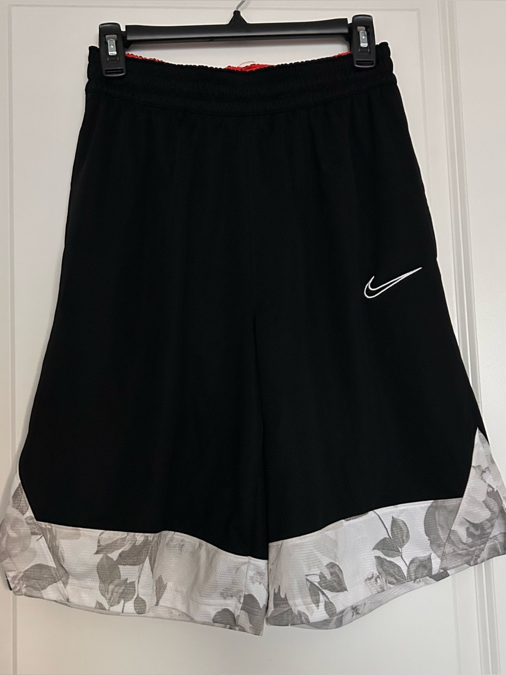 NWOT (M) Nike Victory Icon Floral Basketball Shorts